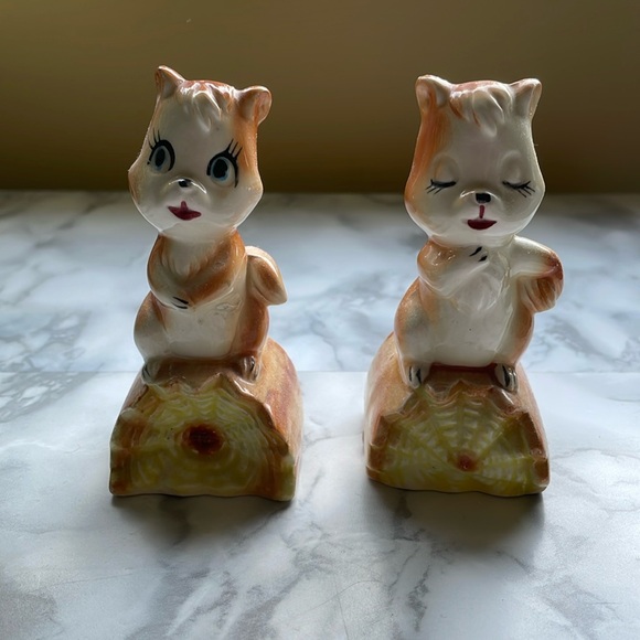 VTG Giftcraft Squirrels On Logs Salt & Pepper Shakers MCM Japan - Picture 2 of 11